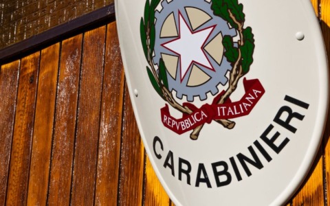 Panico alla vista dei carabinieri: ingerisce pillole a Bonate Sopra