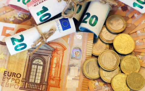 Nuove regole per il carico-scarico: multe e rimozioni a Città Alta