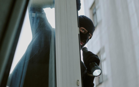Arrestata donna per furto nonostante divieto di ritorno in città