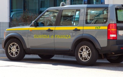 Sei a processo per truffa ed estorsione: anziane raggirate da venditori finti