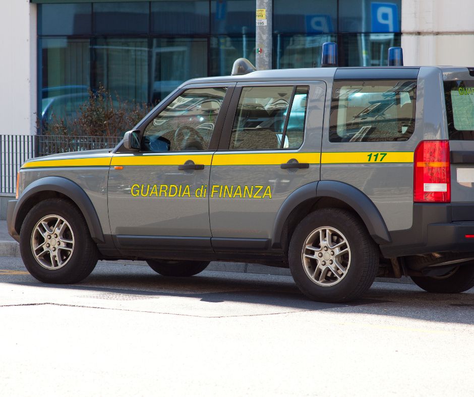 Sei a processo per truffa ed estorsione: anziane raggirate da venditori finti