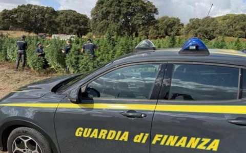 Sequestrata barca a noleggio con motore truccato sul Lago d’Iseo