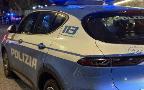 Abbandono di rifiuti in campagna: multa di 4.500 euro e patente ritirata