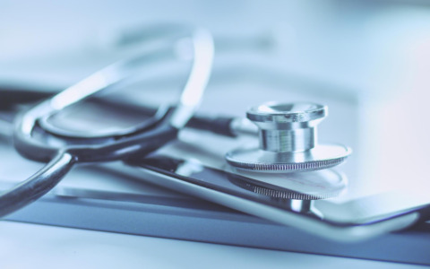 Neonato nasce al pronto soccorso dopo la chiusura del punto nascita