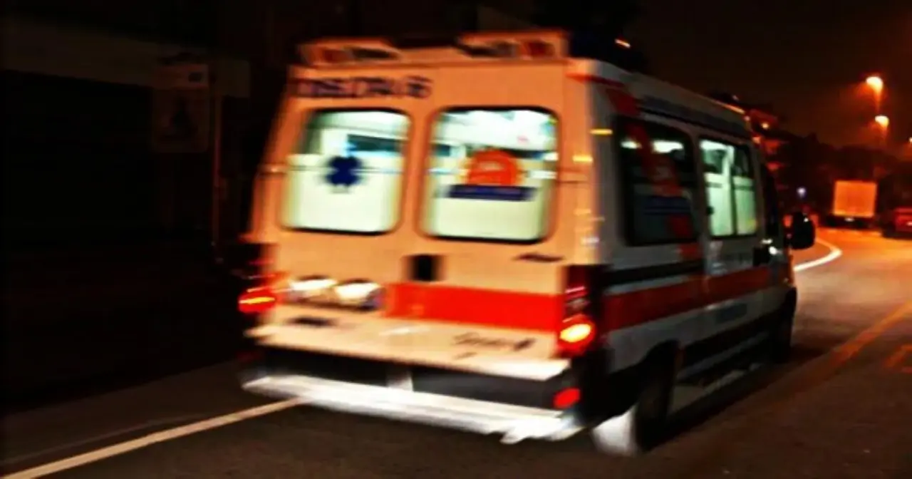 Bergamo, uomo resta per otto ore sul tetto di una ex scuola