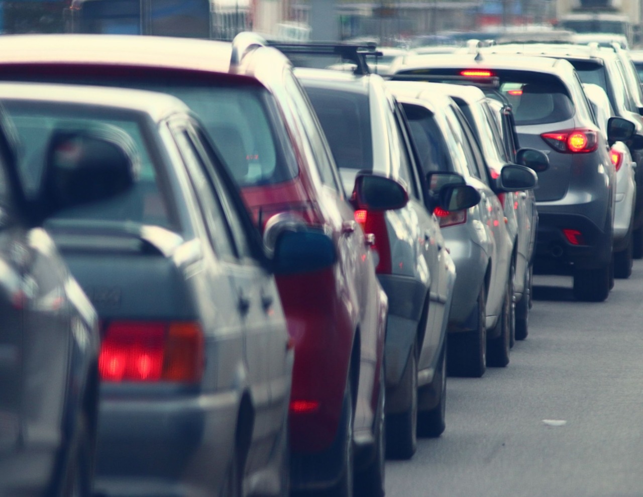 Bergamo, scuole riaperte: code alla Malpensata e in via Autostrada