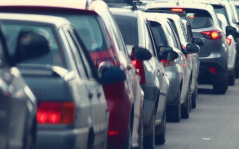Bergamo, scuole riaperte: code alla Malpensata e in via Autostrada